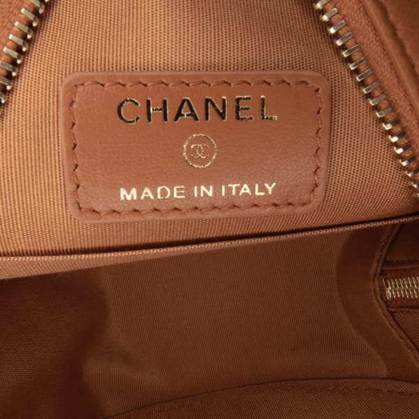 Pre-owned Chanel Lambskin 19 Round Clutch with Chain Brown