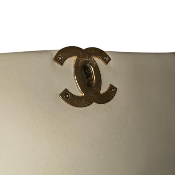 Pre-owned Chanel Large Lambskin 19 Flap White