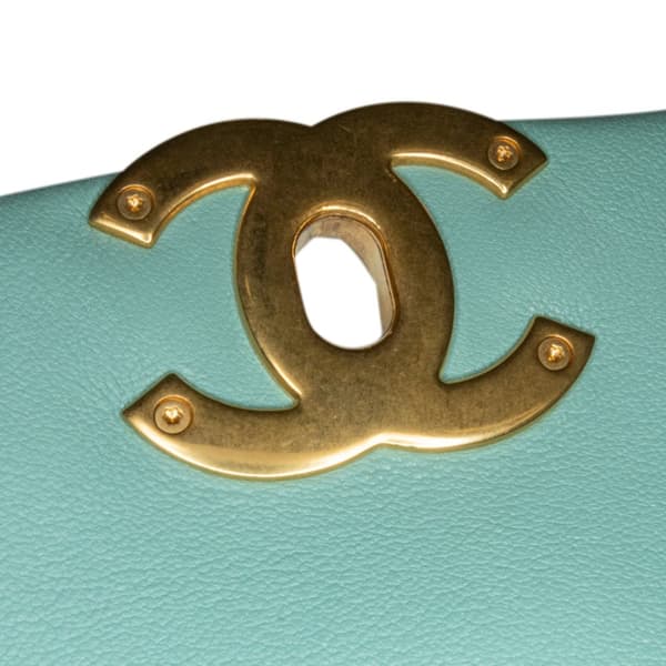 Pre-owned Chanel Medium Lambskin 19 Flap Blue