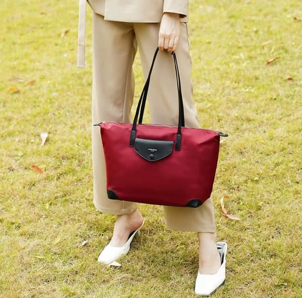 Nylon Handväska - David Jones - Shoppingväska för Kvinna - Stor Mjuk Tote med Axelrem - Arbete Resa - Röd
