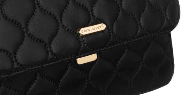 Elegantní, prošívaná crossbody messenger kabelka - David Jones