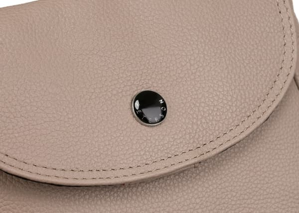 Elegantní dámská messenger taška z přírodní kůže - Peterson