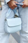 Miniatyrbillede 9 af 10: Dame øko-læder messenger bag med bred rem - Peterson