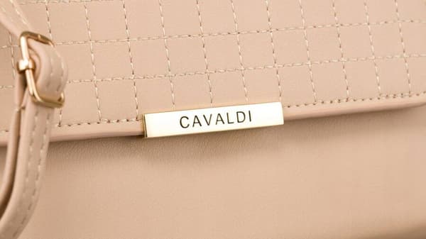 Elegantní mini peněženka s dlouhým odnímatelným popruhem - 4U Cavaldi