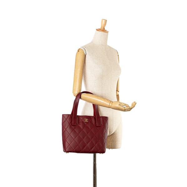Pre-owned Chanel CC Lambskin Wild Stitch Handbag Red