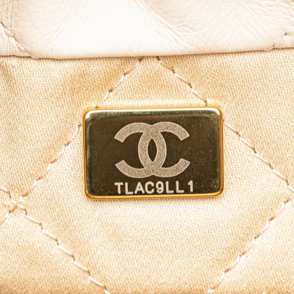 Pre-owned Chanel Mini Shiny Calfskin 22 Hobo White