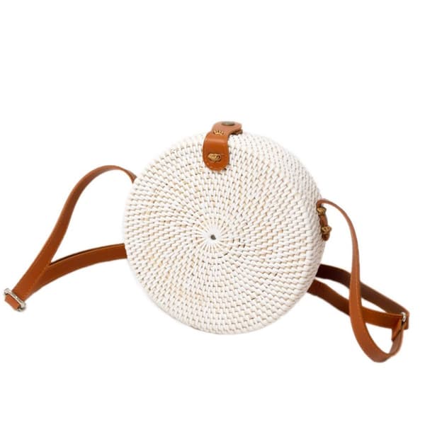 Rootz rund rottingväska Vit handgjord Crossbody-väska med syntetiska läderremmar Axelväska Boho Bali Bag SENJA (vit)