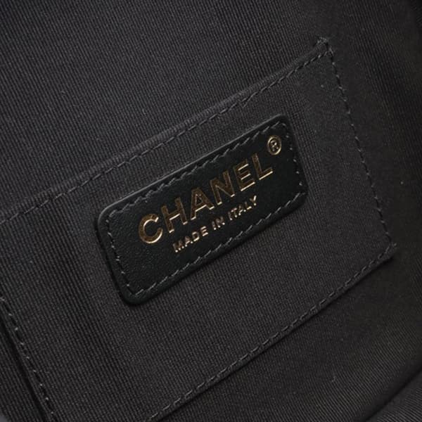 Pre-owned Chanel Quilted Lambskin Oval Logo Chain Top Handle Round Clutch on Chain Black