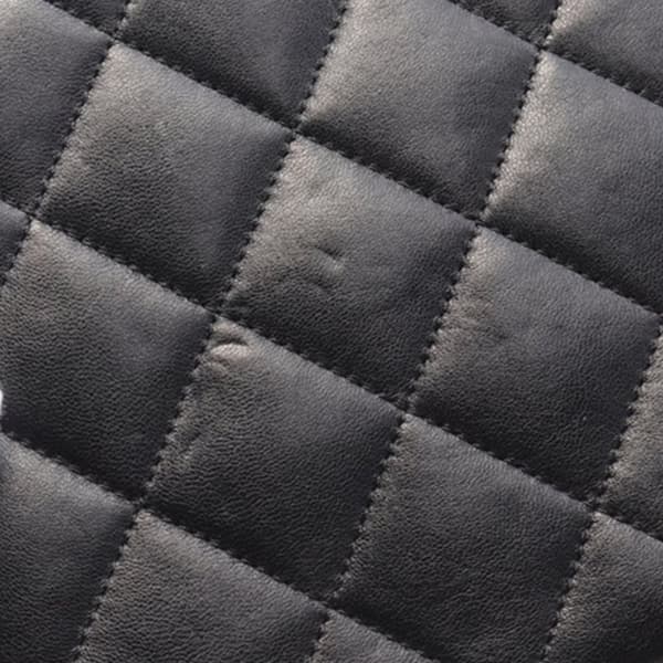 Pre-owned Chanel Quilted Lambskin Oval Logo Chain Top Handle Round Clutch on Chain Black