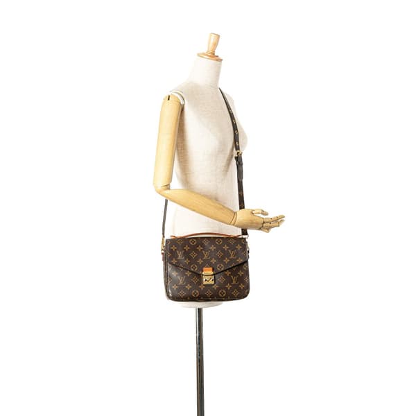 Pre-owned Louis Vuitton Monogram Pochette Metis Brown