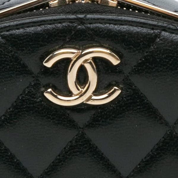 Pre-owned Chanel CC Quilted Lambskin Oval Top Handle Clutch Black