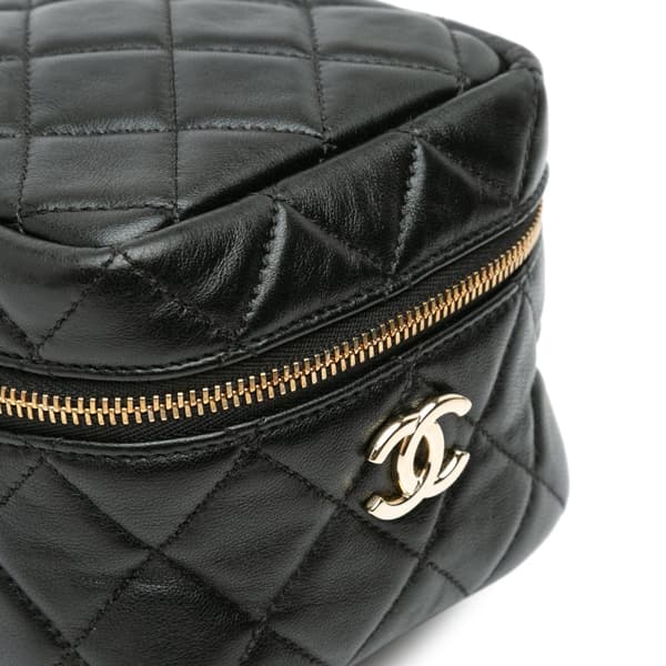 Pre-owned Chanel Quilted Lambskin Cube Chain Wristlet Case Black