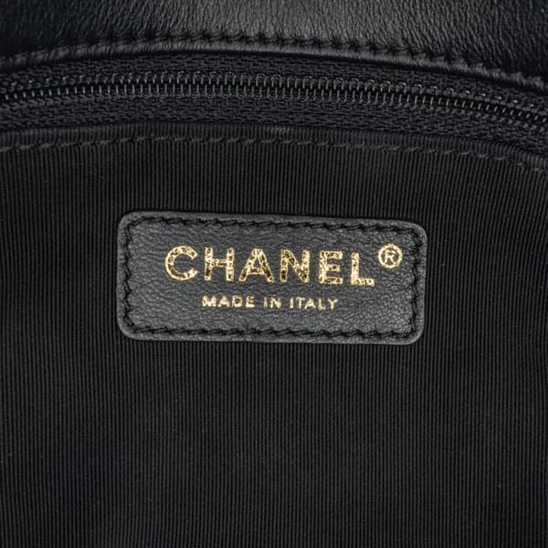 Pre-owned Chanel Medium Tweed Pearl Handle Flap Blue