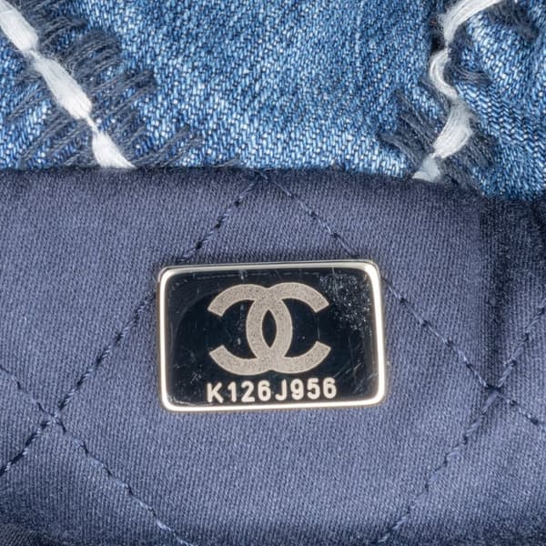 Pre-owned Chanel Mini Denim Stitched 22 Handbag Blue