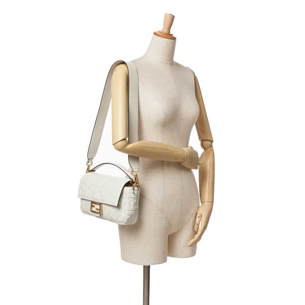 Pre-owned Fendi Zucca Embossed Leather Baguette Satchel White