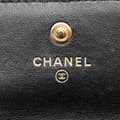 Miniatyrbillede 6 af 10: Pre-owned Chanel Quilted Lambskin Pearl Crown Clutch On Chain Black