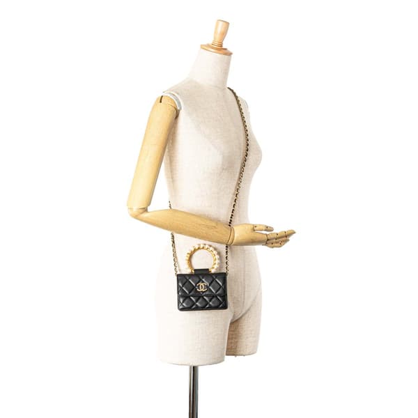 Pre-owned Chanel Quilted Lambskin Pearl Crown Clutch On Chain Black
