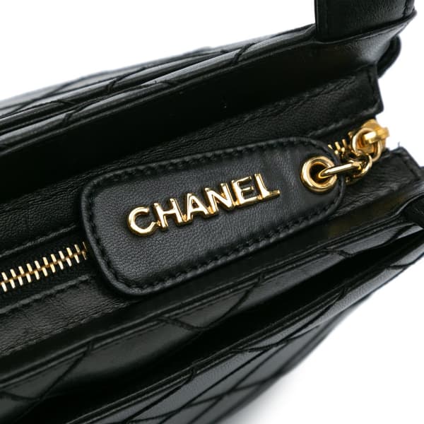 Pre-owned Chanel Stitched Lambskin Handbag Black