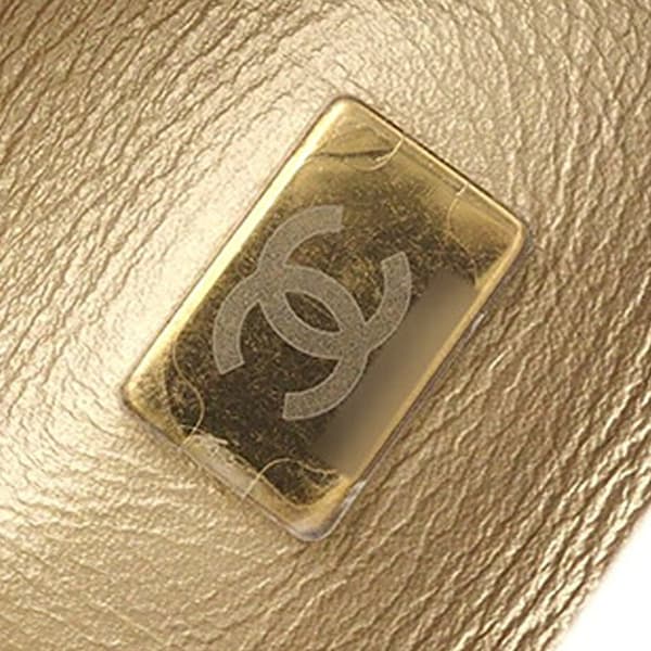 Pre-owned Chanel Quilted Lambskin CC Crystal Signature Chain Hobo White