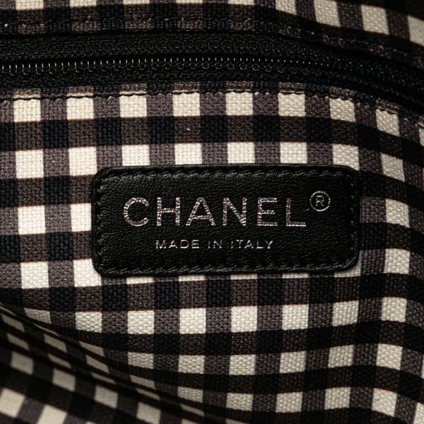 Pre-owned Chanel Canvas Gingham Handbag Black