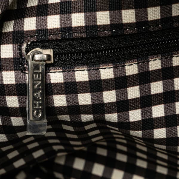 Pre-owned Chanel Canvas Gingham Handbag Black
