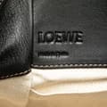 Miniatyrbillede 5 af 10: Pre-owned LOEWE Mini Leather and Canvas Hammock Bag White