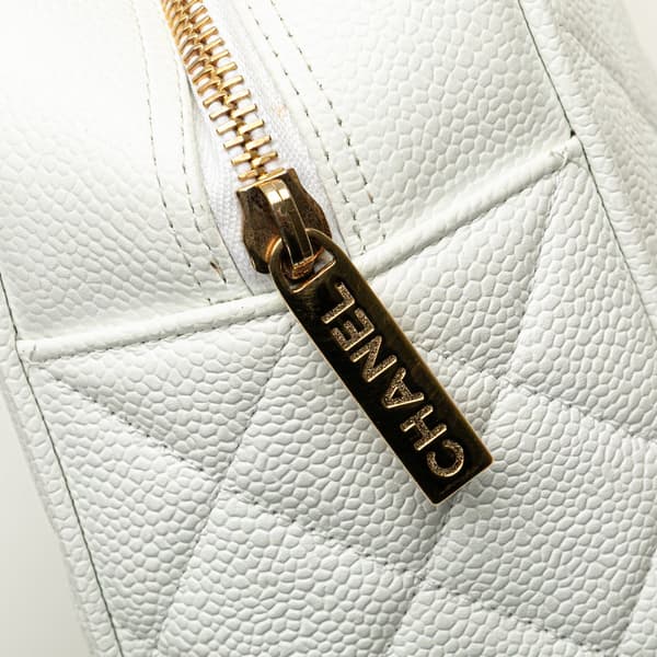 Pre-owned Chanel CC Quilted Caviar Bowling Bag White