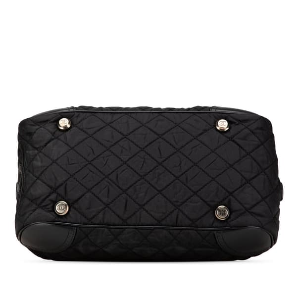 Pre-owned Chanel Paris New York Quilted Nylon Duffle Handbag Black