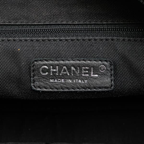 Pre-owned Chanel Paris New York Quilted Nylon Duffle Handbag Black
