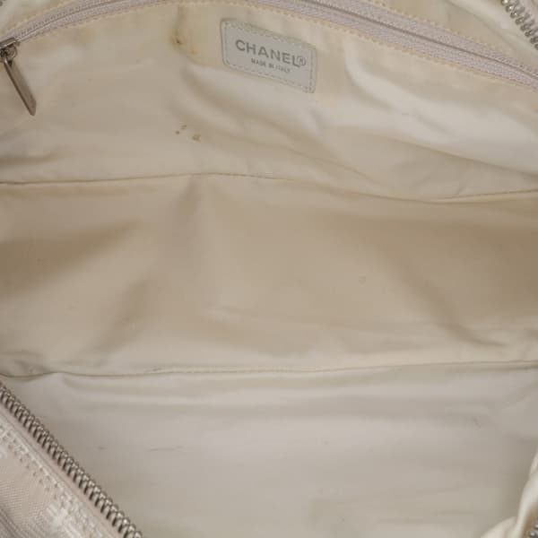 Pre-owned Chanel New Travel Line Nylon Handbag Brown