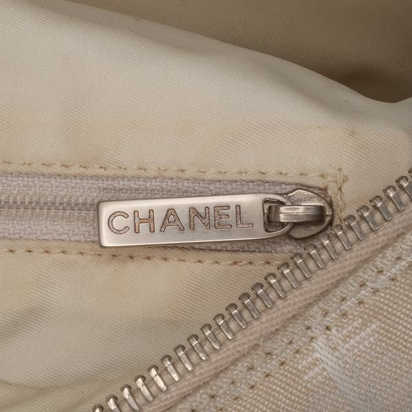 Pre-owned Chanel New Travel Line Nylon Handbag Brown