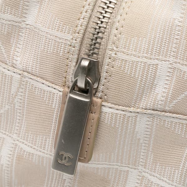 Pre-owned Chanel New Travel Line Nylon Handbag Brown