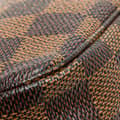Miniatyrbilde 9 av 10: Pre-owned Louis Vuitton Damier Ebene Mini Pochette Accessoires Brown