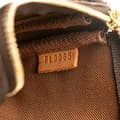 Miniatyrbillede 6 af 7: Pre-owned Louis Vuitton Monogram Mini Pochette Accessoires Brown