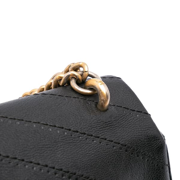 Pre-owned Chanel CC Chevron Lambskin Round Flap Satchel Black