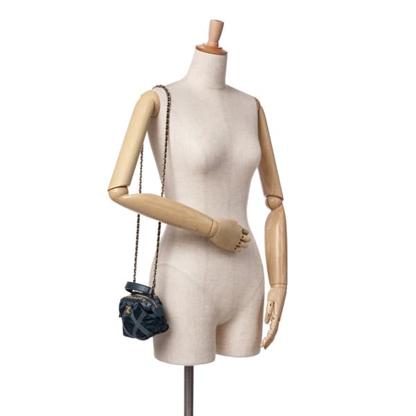Pre-owned Chanel Nylon Grosgrain Lifestyle Clutch with Chain Blue