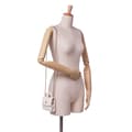 Pikkukuva 10 / 10: Pre-owned Chanel Mini CC Quilted Lambskin Kiss Lock Frame Top Handle Clutch with Chain White