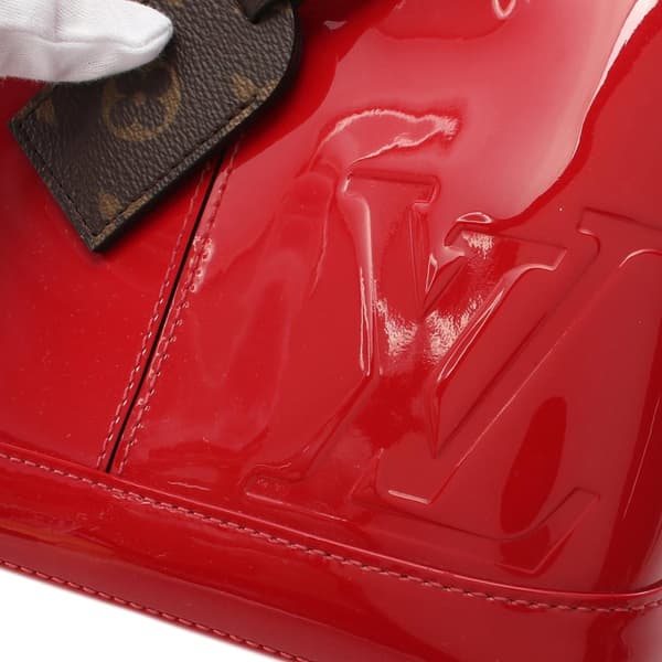 Pre-owned Louis Vuitton Vernis Miroir Alma BB Red