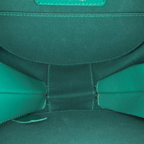 Pre-owned Chanel Patent Round As Earth Satchel Green