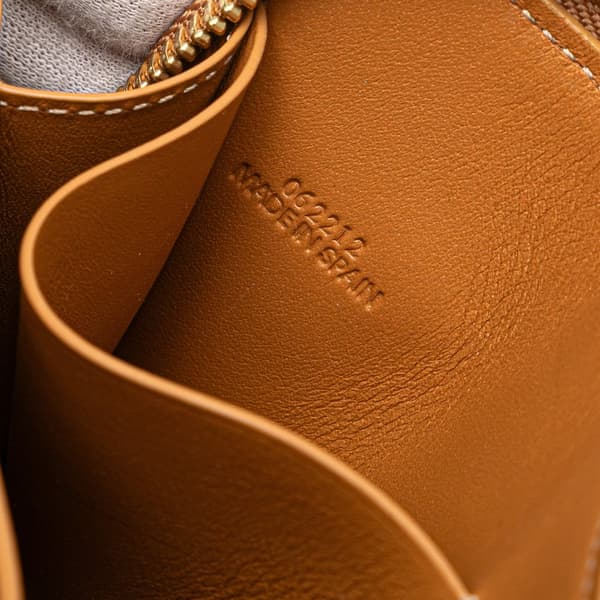 Pre-owned LOEWE Leather Amazona Pouch Brown