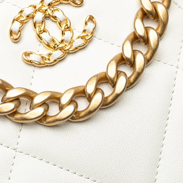 Pre-owned Chanel Lambskin 19 Round Clutch with Chain White