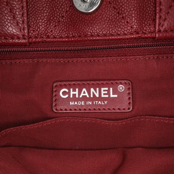 Pre-owned Chanel CC Quilted Caviar Tote Red