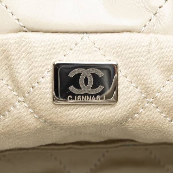 Pre-owned Chanel Mini Shiny Calfskin 22 Handbag Brown