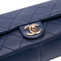 Miniatyrbild 8 av 10: Pre-owned Chanel Small Lambskin Elegant Chain Single Flap Blue