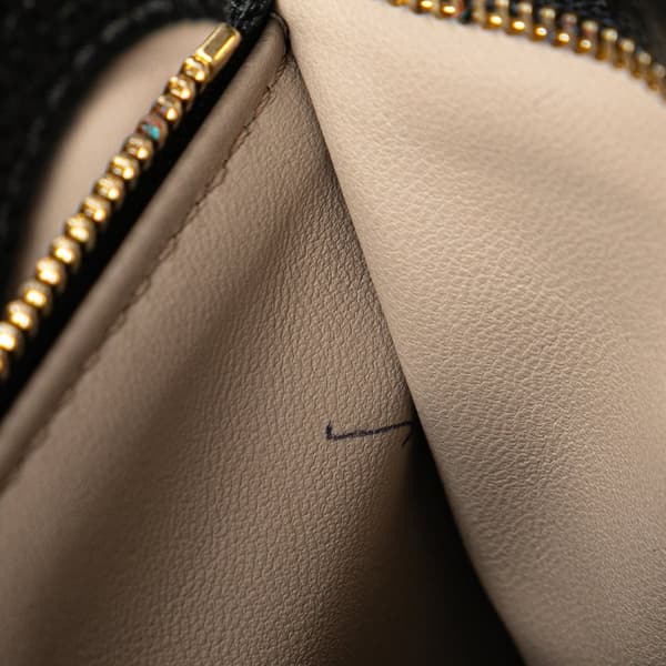 Pre-owned Louis Vuitton Taurillon Capucines MM Black