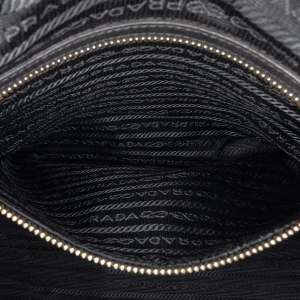 Pre-owned Prada Vitello Daino Zip Top Satchel Black