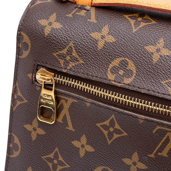 Pre-owned Louis Vuitton Monogram Pochette Metis Brown