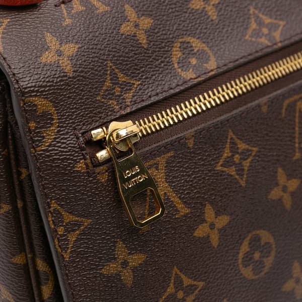 Pre-owned Louis Vuitton Monogram Pochette Metis Brown