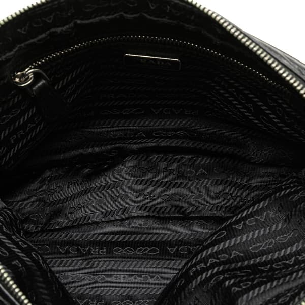 Pre-owned Prada Vitello Daino Grommet Chain Handbag Black