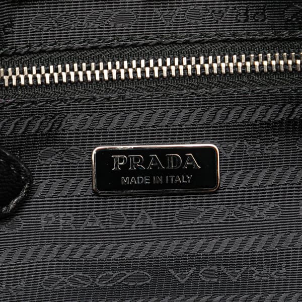 Pre-owned Prada Vitello Daino Grommet Chain Handbag Black